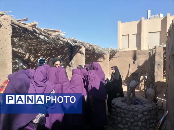 آشنایی نوجوانان با تاریخ صدر اسلام در نمایشگاه حدیث غربت یزد