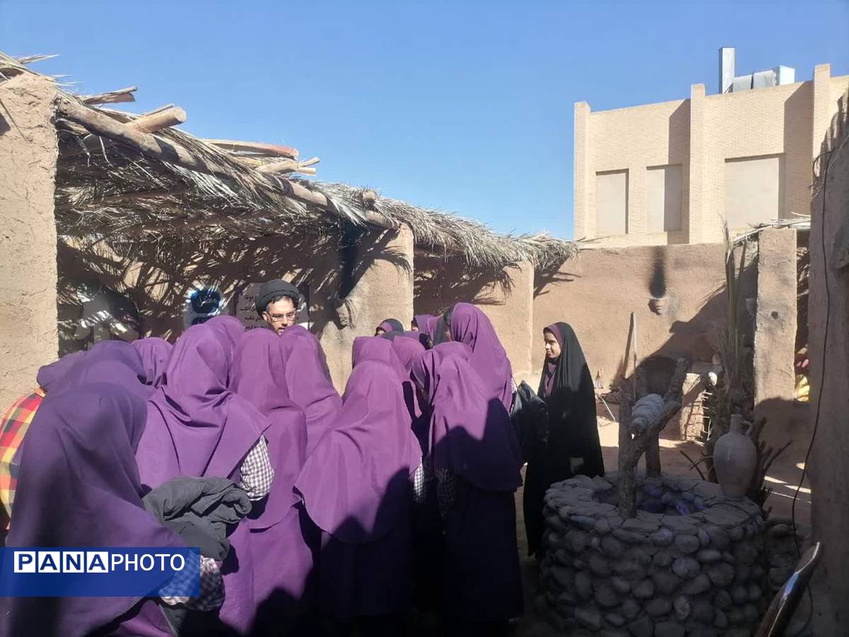 آشنایی نوجوانان با تاریخ صدر اسلام در نمایشگاه حدیث غربت یزد