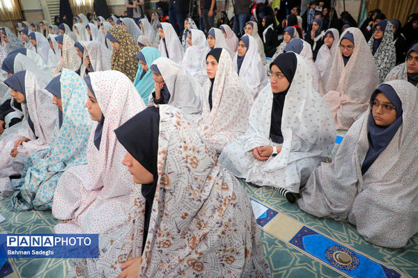 مراسم اقامه نماز جماعت اولین روز بازگشایی مدارس