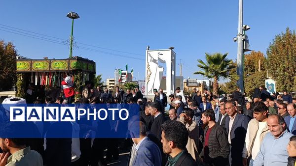 استقبال باشکوه مردم کوهدشت از شهدای گمنام  