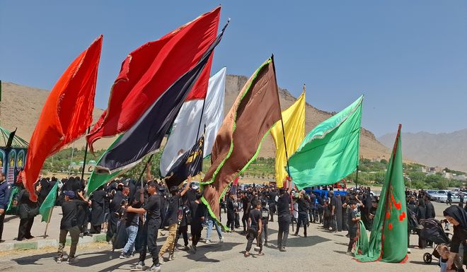 خیابان‌ها در سوگ حسین (ع)