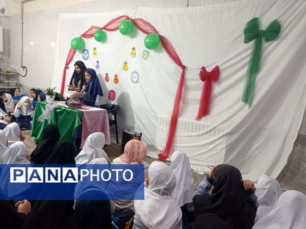 برگزاری جشن روز پدر در مدرسه شهید خاقانی شهرستان شیروان