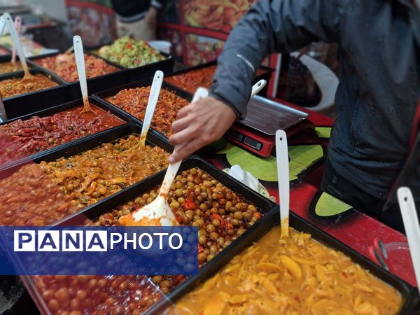 نمایشگاه عرضه مستقیم کالا ،سوغات و هدایا، صنایع دستی در شهرستان کاشمر 