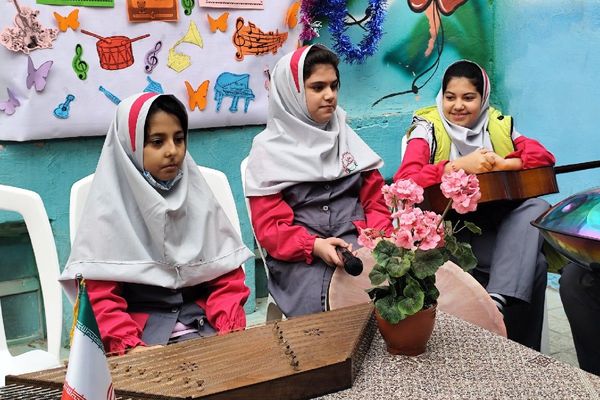 طنین انداز شدن نوای هنر در مدرسه سارا شهرستان ملارد 