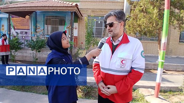 بیست‌وهفتمین مانور سراسری زلزله و ایمنی در مدرسه شهید دهقان ناحیه 2 یزد