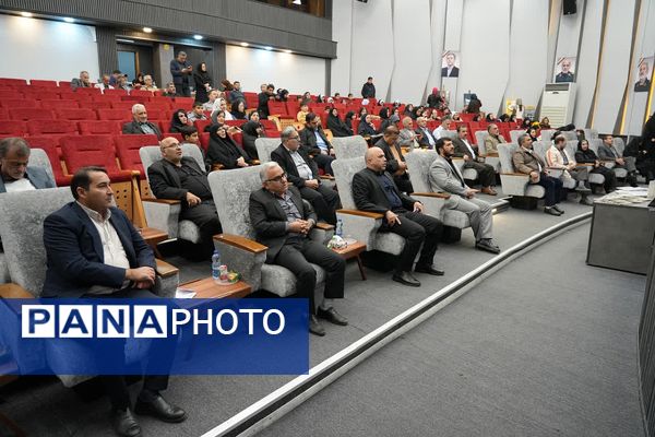 آیین رونمایی از دو اثر فاخر ادبی در شهرداری کهریزک 