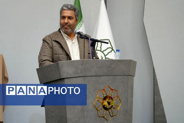 آیین رونمایی از دو اثر فاخر ادبی در شهرداری کهریزک 