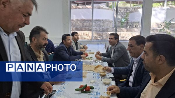 همایش پیاده‌روی کارکنان آموزش‌وپرورش کهگیلویه و بویراحمد به مناسبت هفته معلم و ولادت امام رضا (ع)
