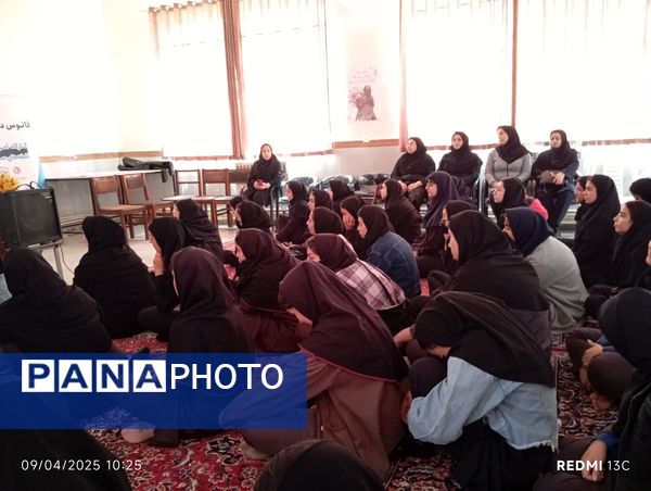 برگزاری دوره آموزشی آسیب های اجتماعی با محوریت آسیب های فضای مجازی در هنرستان هیات امنایی حضرت فاطمه (س) اردبیل
