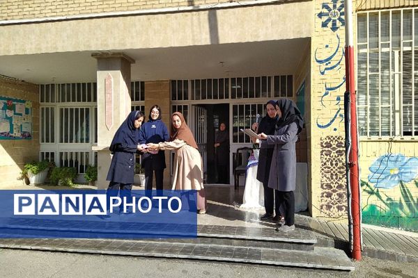 طنین غیرت و بیداری نسل نو در برابر استکبار