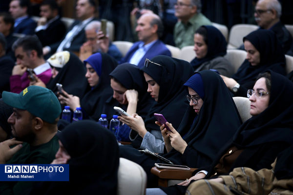 نشست خبری رئیس مجلس شورای اسلامی