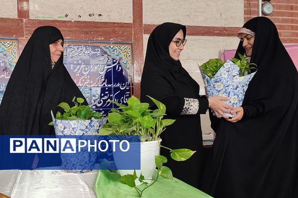 مراسم یادواره شهدا و گرامیداشت هفته دفاع مقدس در مدارس ناحیه 2 شهرری 