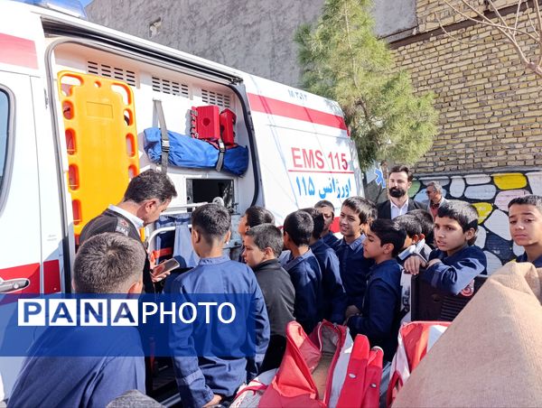 مانور سراسری زلزله در مدرسه دکتر توسلی 