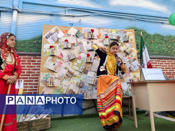 مراسم هفته کتابخوانی در دبستان میثاق ناحیه سه