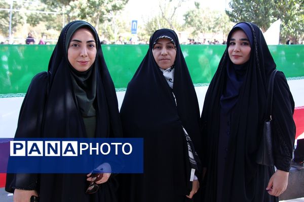 تجلی اقتدار مردم بهارستان در راهپیمایی ۱۳ آبان