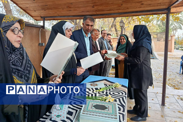 محفل صمیمی کارکنان اداری ناحیه ۴ شیراز به مناسبت روز زن