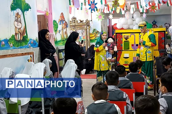 برگزاری جشن غنچه‌ها در کهریزک 