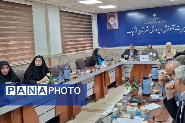 برگزاری جلسه با مدیران مدارس با محوریت طرح میدان پویا