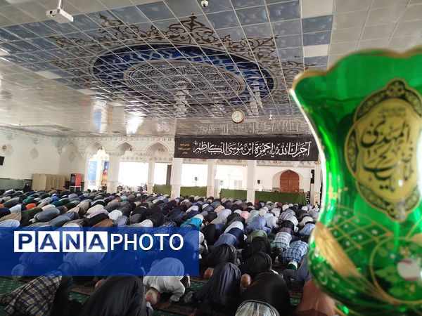نماز جمعه کاشمر با حضور پرشور مردم برگزار شد