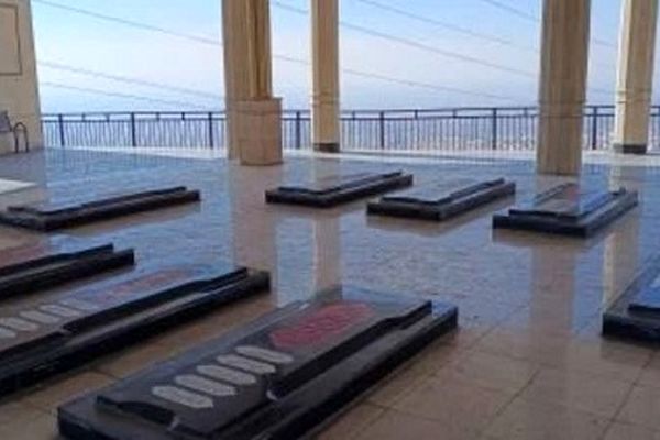 دل‌ها در کنار آرامگاه شهیدان گمنام می‌تپد
