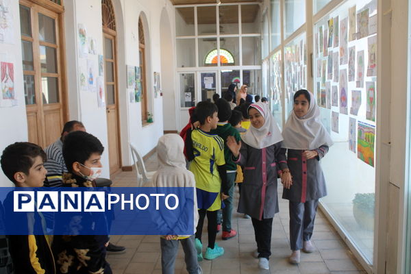 نمایشگاه نقاشی و طراحی دانش‌آموزان مدارس بوشهر با موضوع آزاد