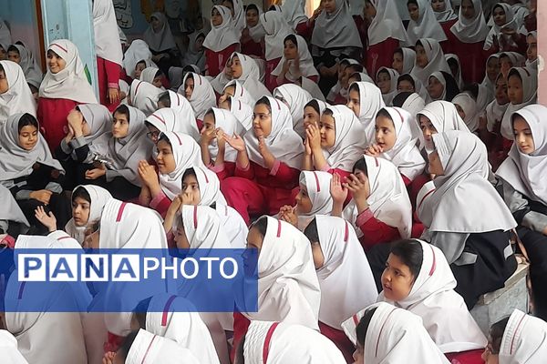 جشن روز معلم در دبستان راهیان نور ناحیه دو شهرری 