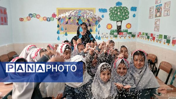 جشن آب‌‌ در‌ دبستان‌ شهید‌ دیالمه‌