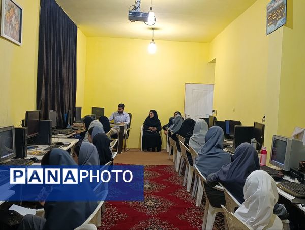 کلاس یادگیری کار با رایانه در کانون لقمان