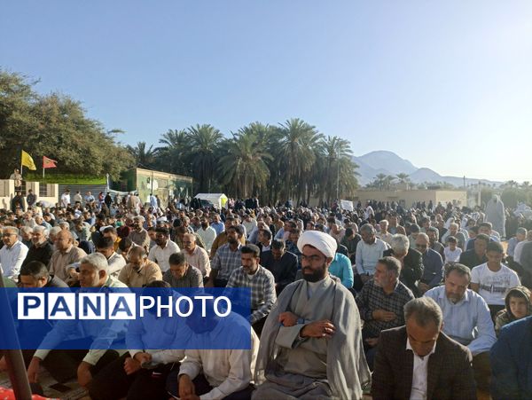 برگزاری مراسم نماز عید سعید فطر در حاجی‌‌آباد