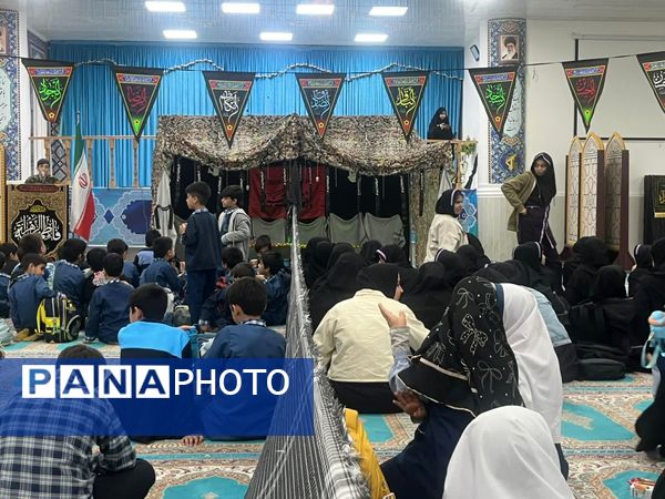 استقبال پرشور دانش‌آموزان جم از شهید گمنام در آستانه شهادت حضرت زهرا(س)