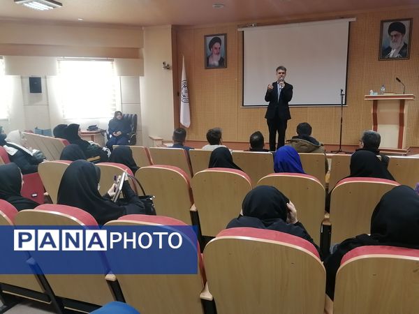 برگزاری دوره تربیت مربی پایه داوطلبی ویژه رابطین و مراقبین سلامت مدارس در ملارد