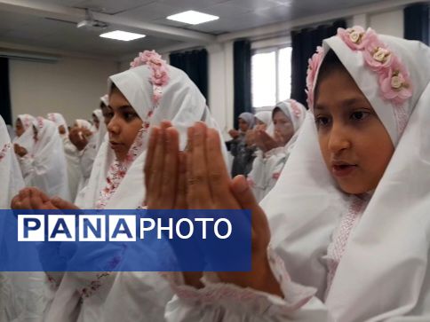 برگزاری اولین روز از دوشنبه های نماز در ناحیه۷ مشهد