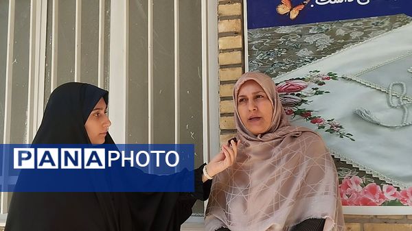 جلسه آموزش خانواده و افتتاح اتاق گفت‌وگوی اولیا در دبیرستان شاهد شهید کلانتری 