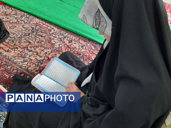 محفل انس با قرآن در  ماه مبارک رمضان در مهدیه روستای دهنو خلیل آباد 