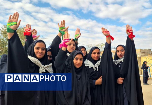 حضور پرشور دانش‌آموزان شهرستان صالح‌آباد در راهپیمایی روز ۱۳ آبان