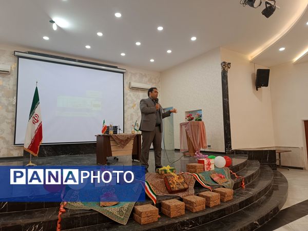  مجمع انجمن اولیا و مربیان در  دبیرستان شاهد ارض اقدس 