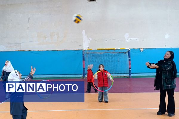 مسابقه ورزشی «مادر دختری » طرح شهید خرازی در قرچک