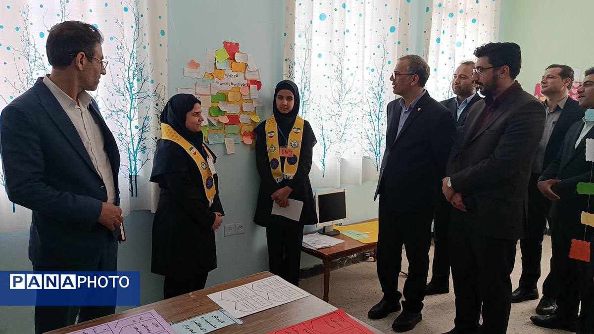 بازدید مسئولین استانی  از دبیرستان فرزانگان