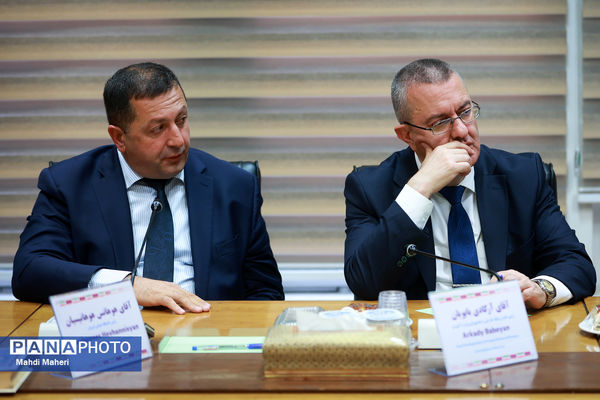 نشست مشترک وزیر آموزش و پرورش ایران و وزیر آموزش، علوم، فرهنگ و جوانان ارمنستان