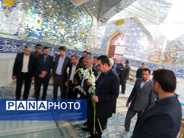 گلباران مزار شهدای دانش‌آموز و معلم در بجنورد
