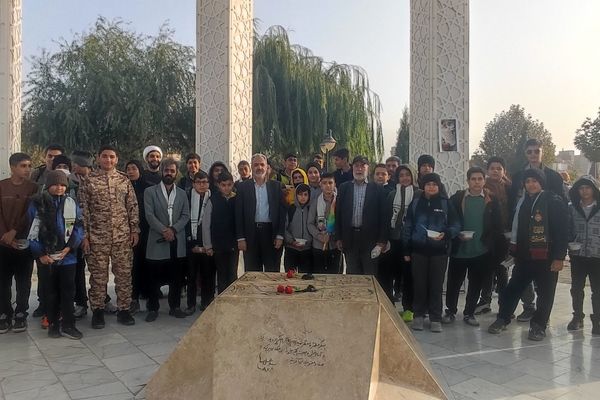 زیارت عاشورا و غبار روبی مزار شهدای گمنام نیشابور