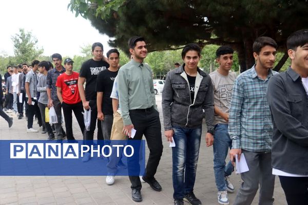 غوغای دانشگاه فردوسی مشهد در روز کنکور ۱۴۰۴