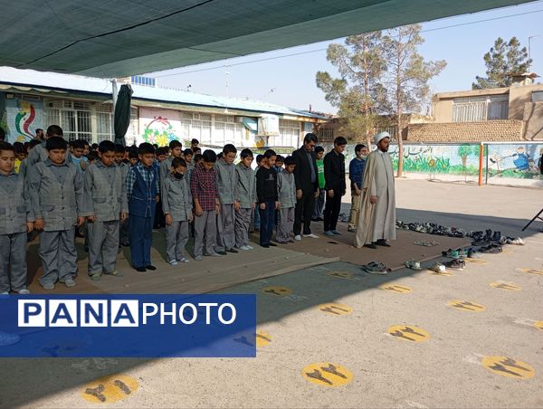 اقامه نماز باران در مدرسه فضیلت