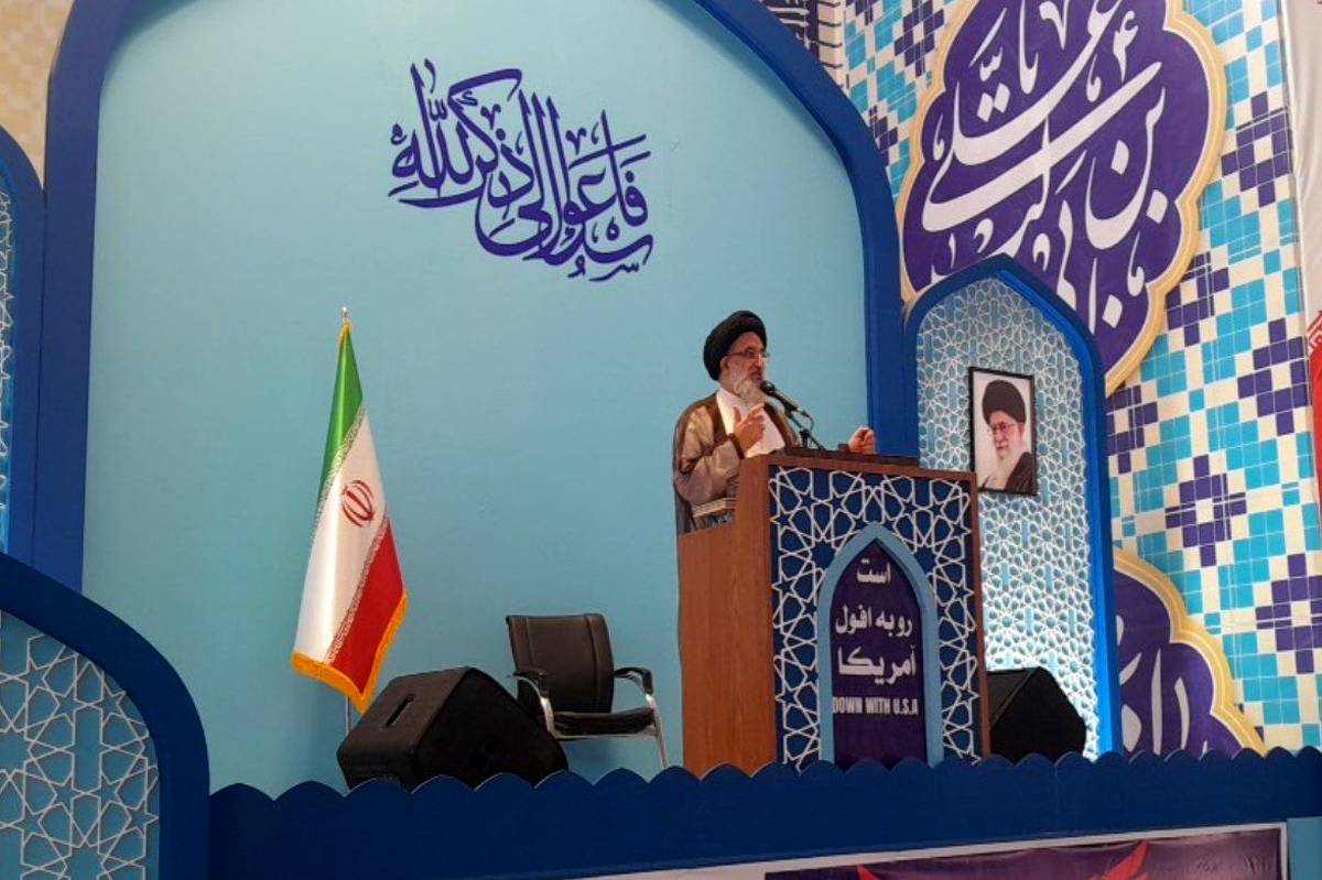 باطل با لباس حق در جامعه جلوهای از فتنه پدید میآورد