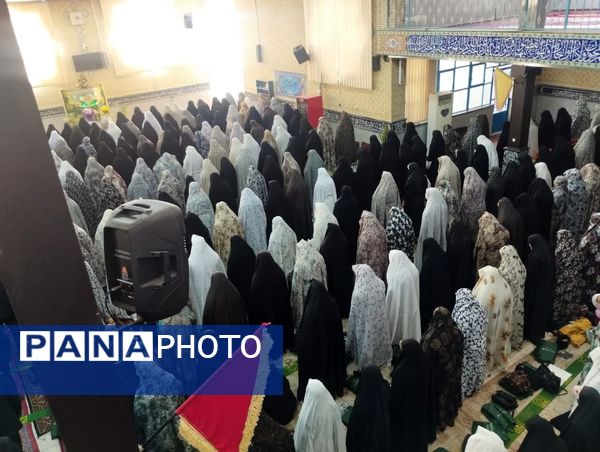 نماز جمعه تویسرکان؛ تجلی خدمت و مهر مادری در کنار نهادهای مردمی