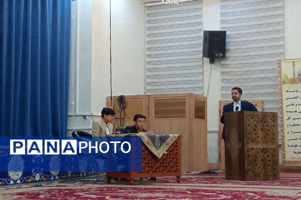  محفل انس با قرآن خانوادگی در دارالقرآن حضرت ولی عصر(عج) 