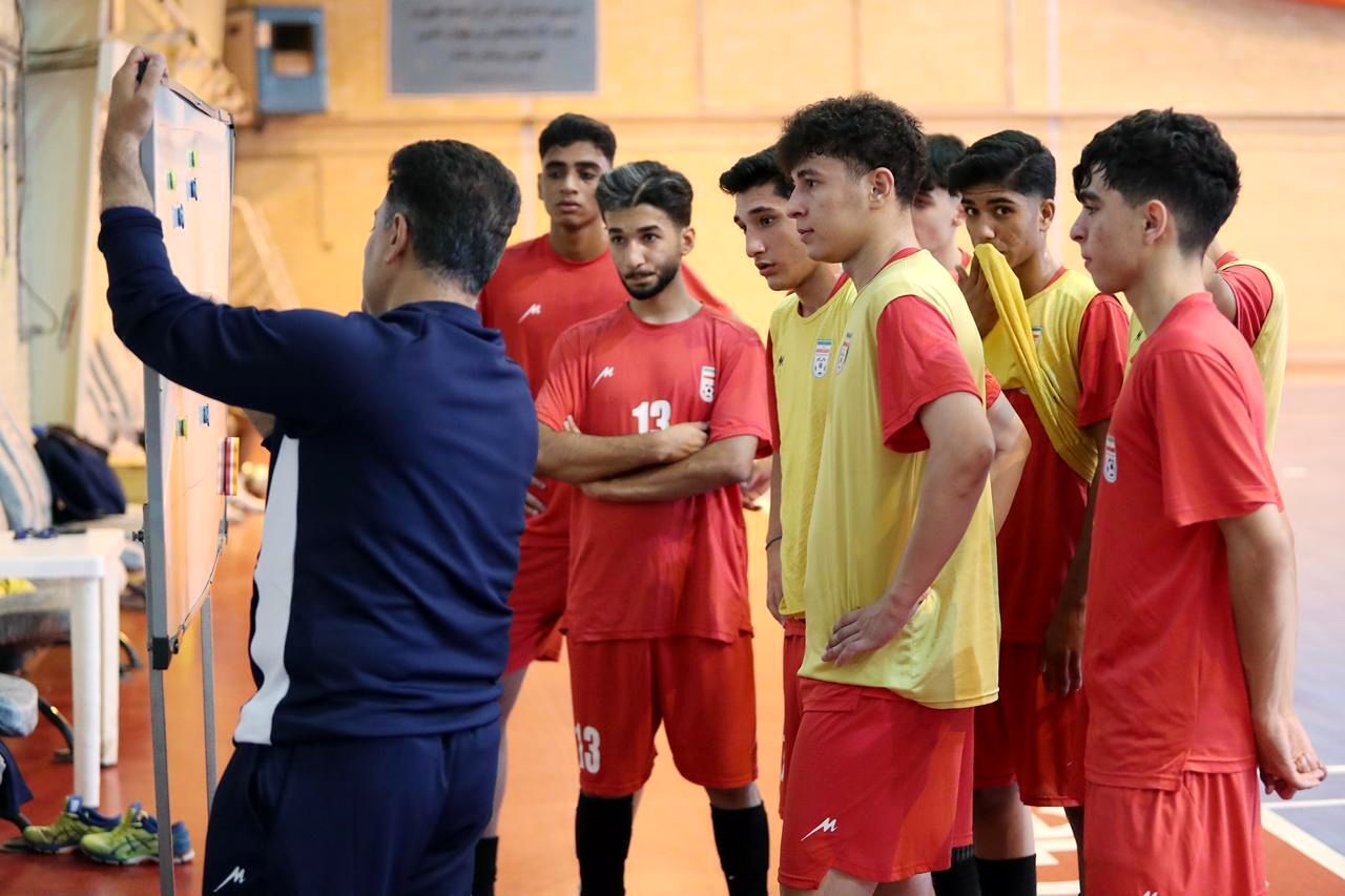 برپایی یوزهای جوان در سرزمین یخی