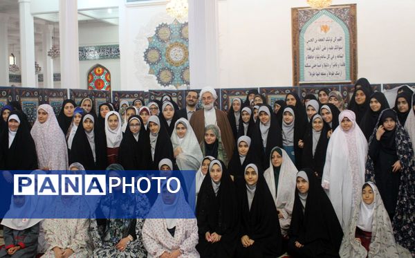 تجمع معنوی مادران و دختران در مصلی رشت