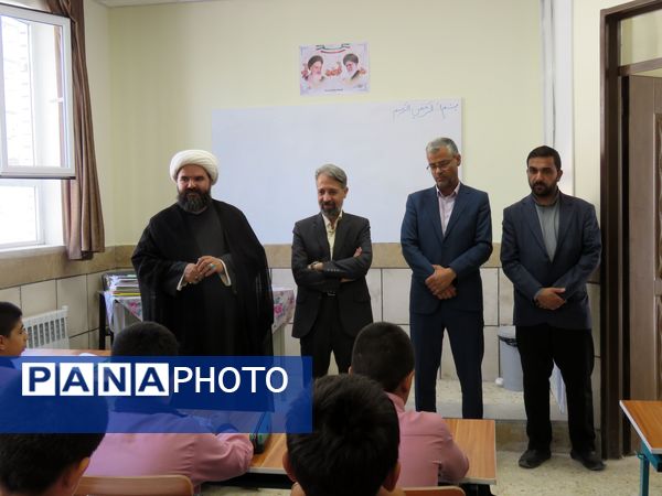 بازدید مدیر اداره آموزش و پرورش خلیل‌آباد از مدارس شهر