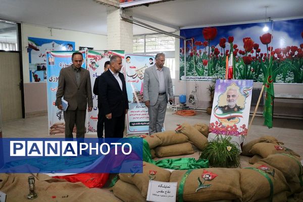 تجلیل مدیرکل آموزش و پرورش آذربایجان غربی از دانشآموز سخنران در نشست با رئیس جمهور